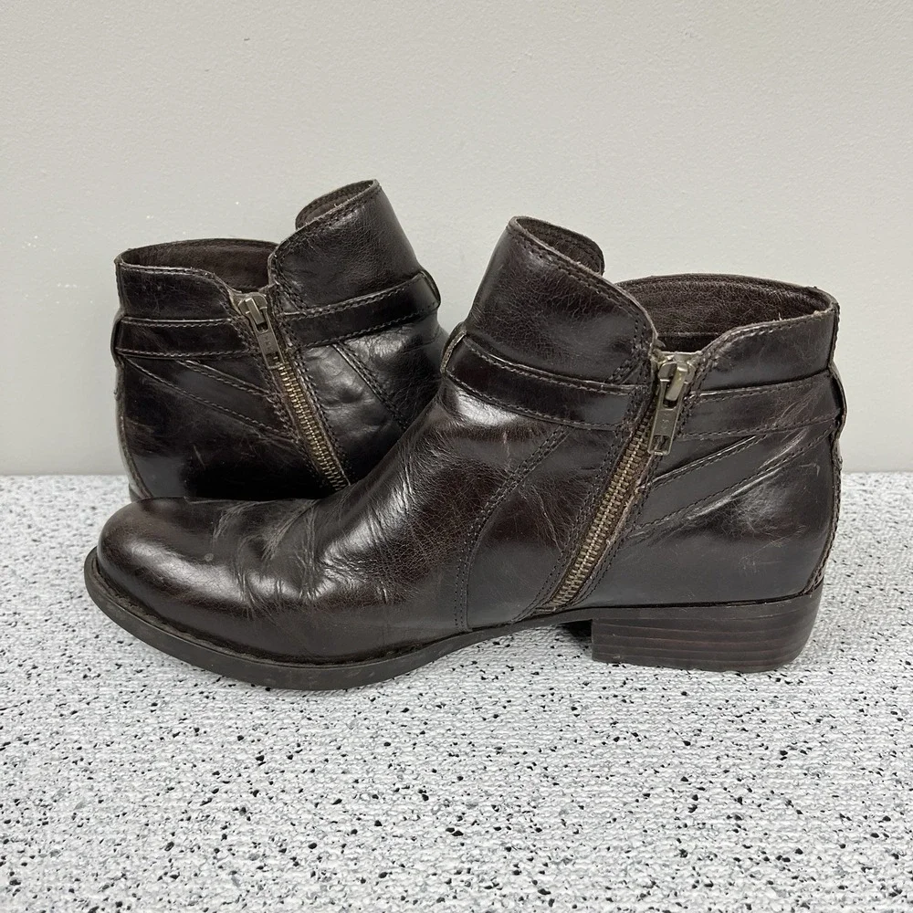 Born Shoes Baily Ankle‎ Boots Womens 10M Dark Brown Leather Buckle Accent